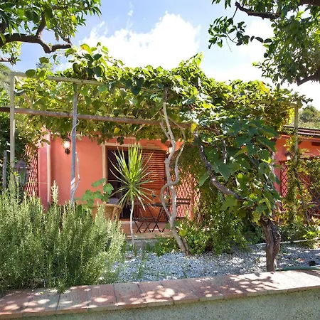 Edvige بيت للعطل نوشيرا تيرينيزي